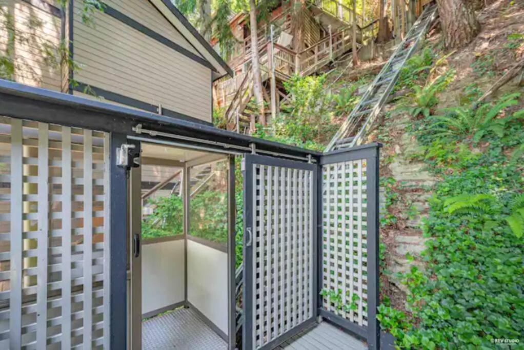 Waterfront Cottage With Superb Coastline Views West Vancouver Kültér fotó