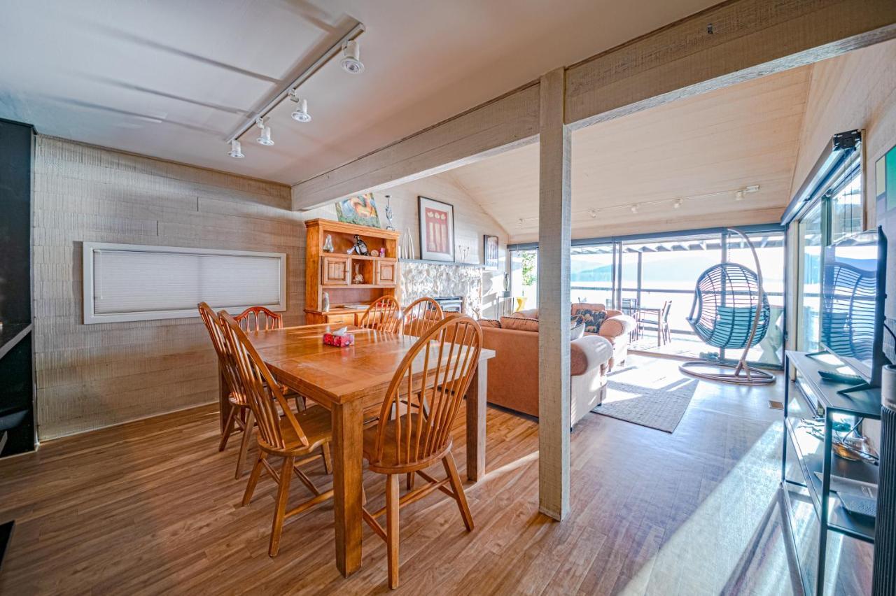 Waterfront Cottage With Superb Coastline Views West Vancouver Kültér fotó
