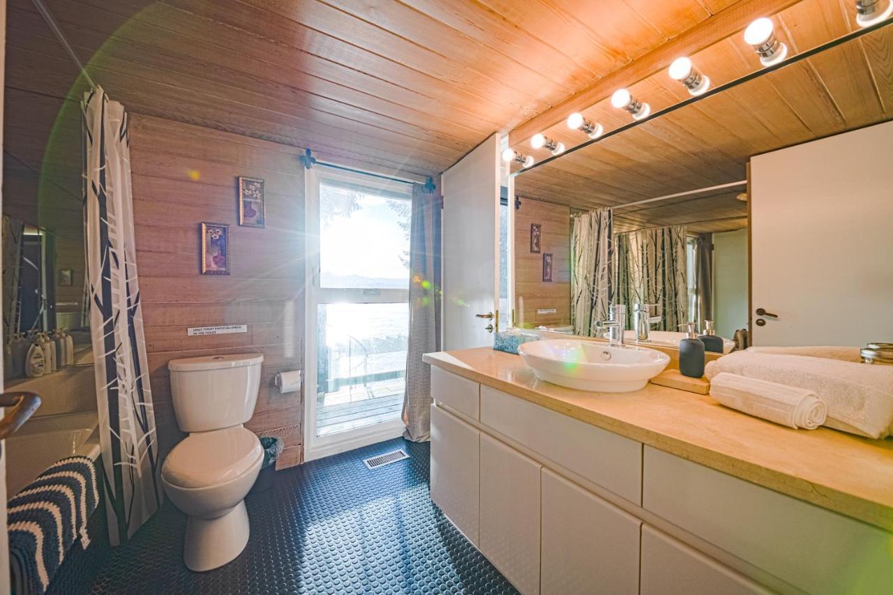 Waterfront Cottage With Superb Coastline Views West Vancouver Kültér fotó