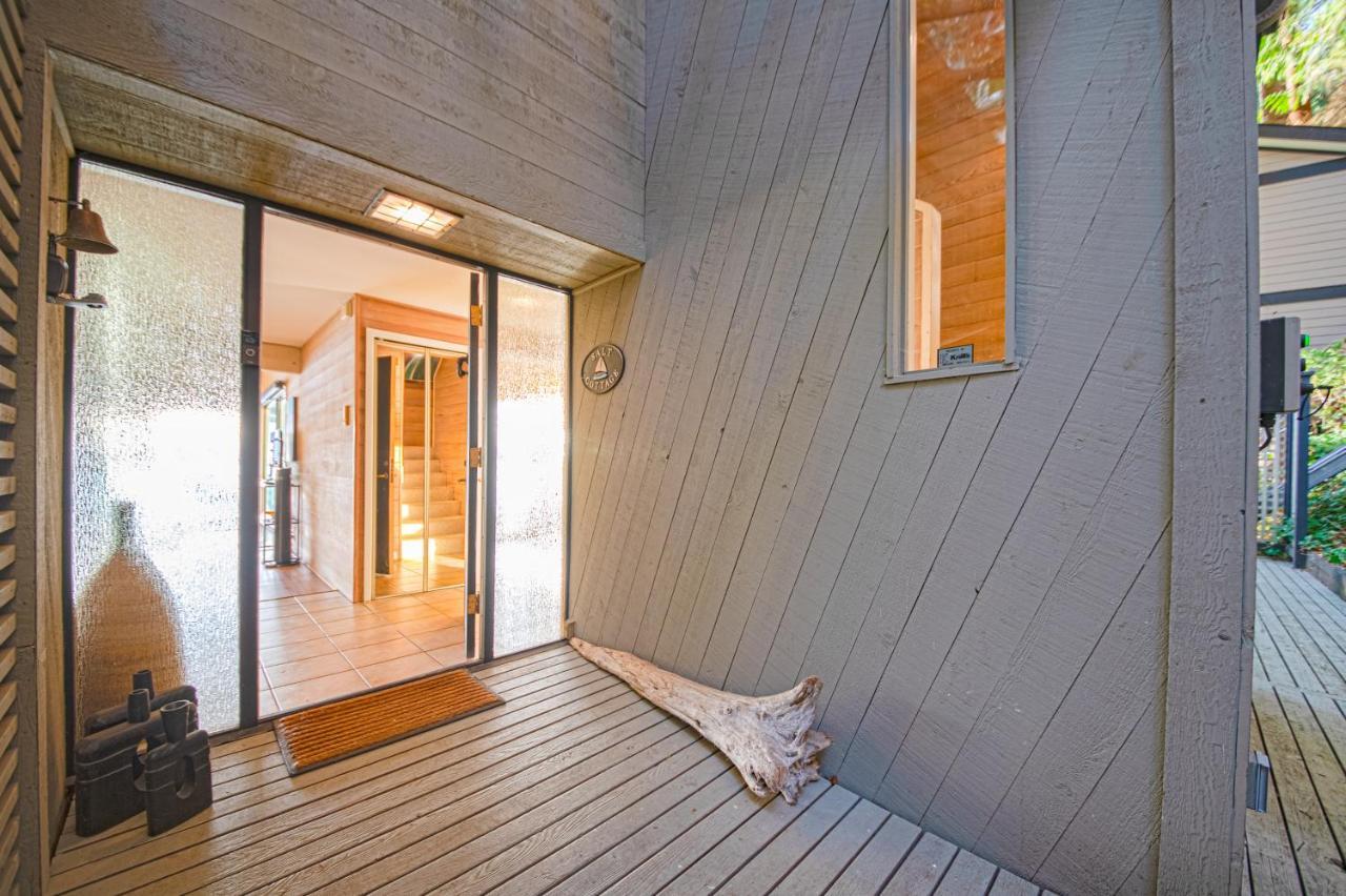 Waterfront Cottage With Superb Coastline Views West Vancouver Kültér fotó